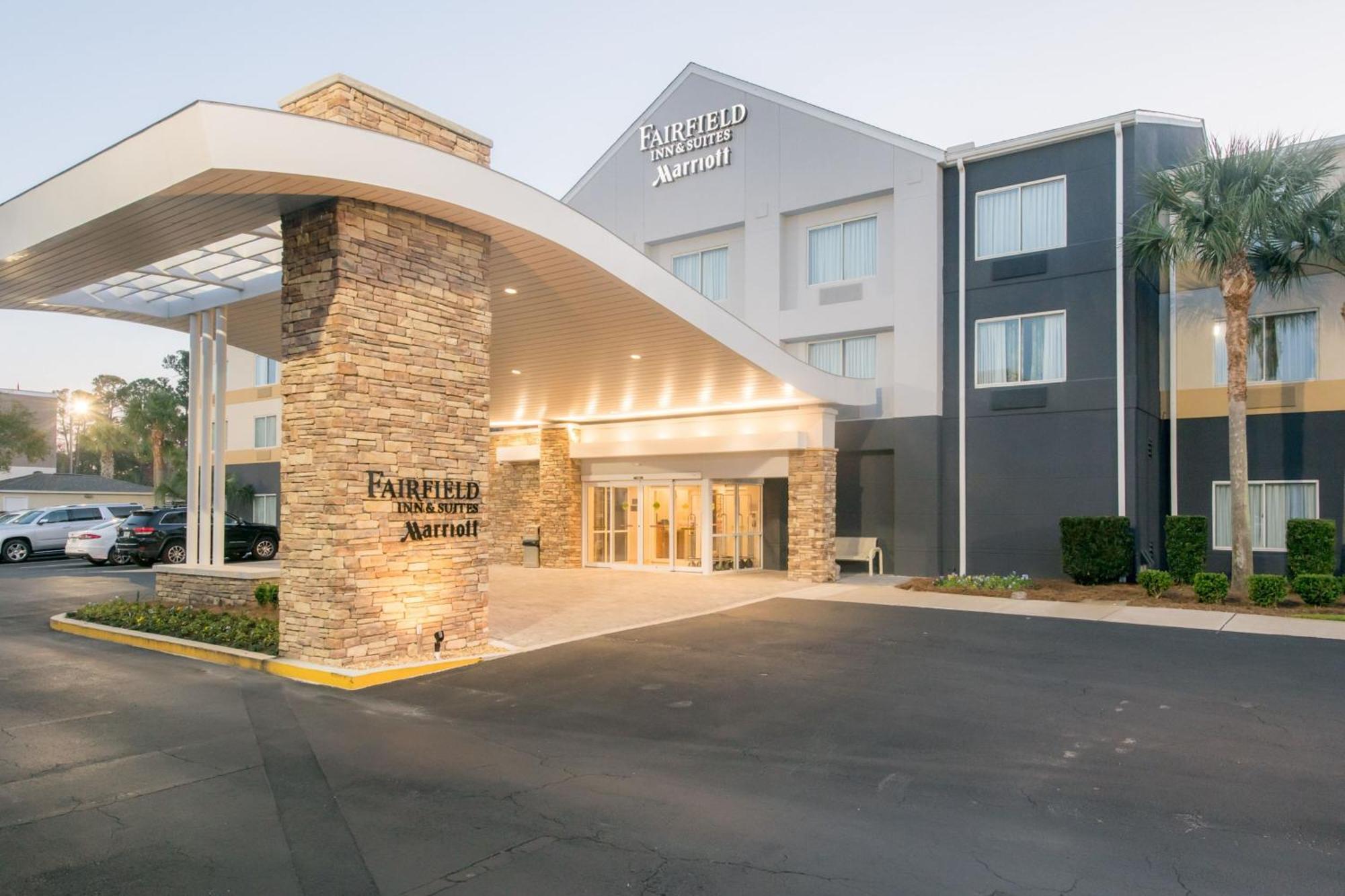 Fairfield Inn Suites Brunswick Exteriör bild