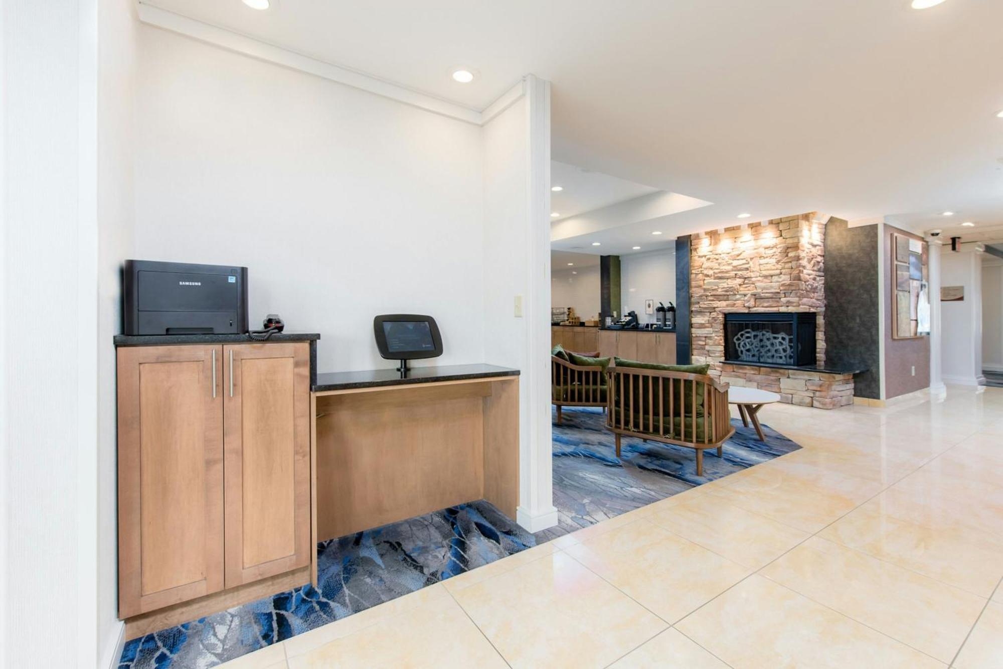 Fairfield Inn Suites Brunswick Exteriör bild